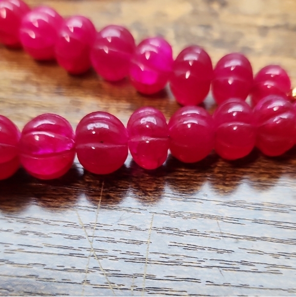 Carved ruby red necklace, Aprilsplace you Choose length - Picture 5 of 6